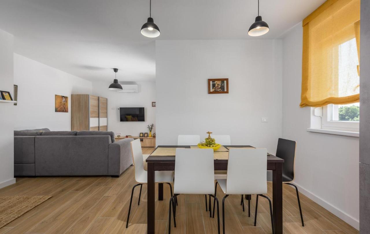 Apartmani Lucija Poreč Buitenkant foto